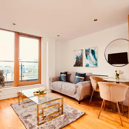 Primedoorstep King Deluxe Centre Apt Balcony View& Free Parking! Leeds (West Yorkshire)