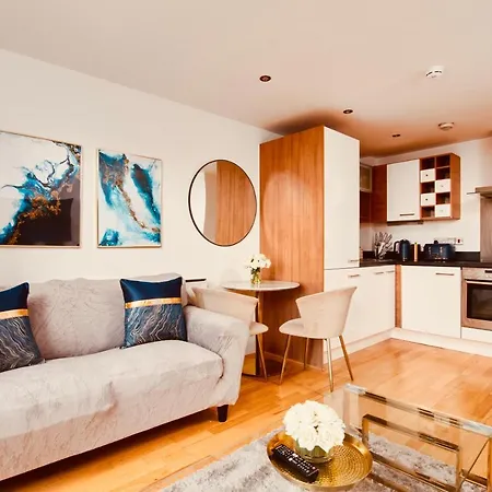 Primedoorstep King Deluxe Centre Apt Balcony View& Free Parking! Appartement